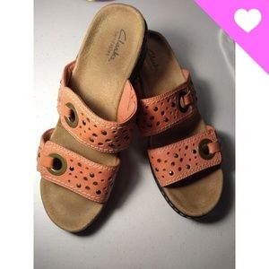 Clarks Bendables Sandal shoe size 8.5 orange